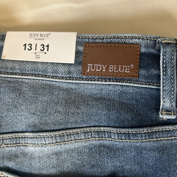 NEW Judy Blue Jeans WM Size 13, Stretch,High Waist,Straight Fit,Distressed Denim - Picture 10 of 11